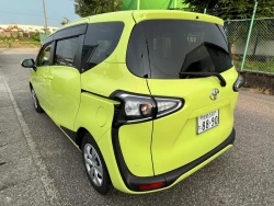 TOYOTA SIENTA 3