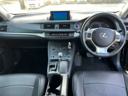 LEXUS CT200h 8
