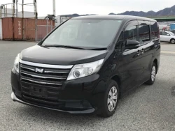 Toyota Noah 0