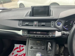 LEXUS CT200h 17