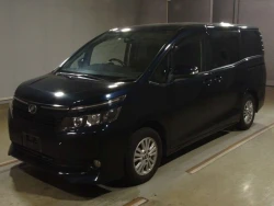 Toyota Voxy 0