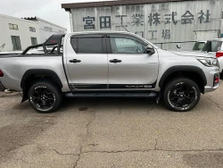 Toyota Hilux 4