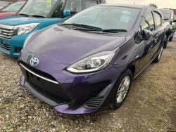 TOYOTA AQUA 6