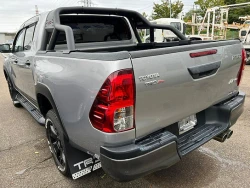 Toyota Hilux 9