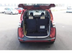Toyota Sienta 1