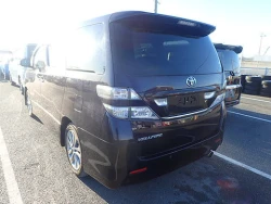 Toyota Vellfire 3