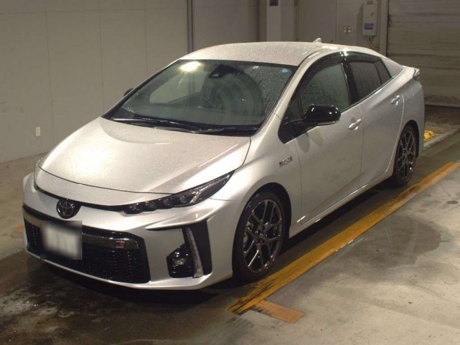 Toyota Prius 2018 год (продан)