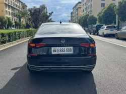 Volkswagen Passat 1
