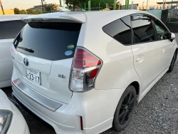 Toyota Prius Alpha 1