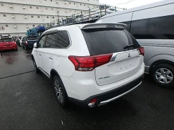 Mitsubishi Outlander 3