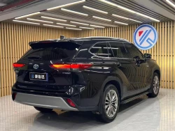 Toyota Highlander 4