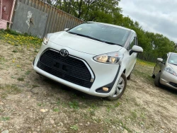 Toyota Sienta 1