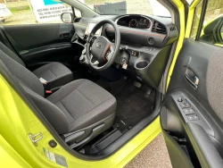 TOYOTA SIENTA 8