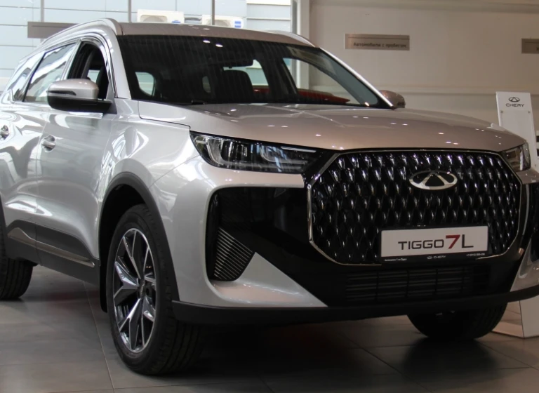 Chery вместо Haval, «подвысохший» премиум и слезы «ждунов». Как продавались машины в РФ в июле