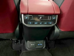 Toyota Crown Kluger 5