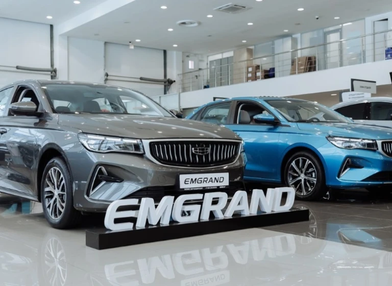 Дешевле, чем Lada Vesta. В России началась распродажа седанов Geely Emgrand