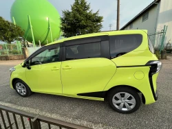 TOYOTA SIENTA 2