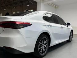 Toyota Camry 4