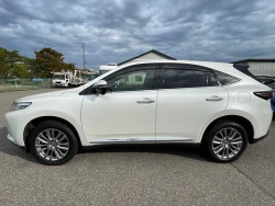 Toyota Harrier Premium 3