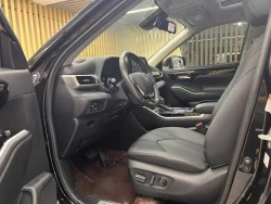 Toyota Highlander 6