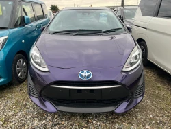 TOYOTA AQUA 4