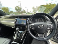 Toyota Harrier Premium 2
