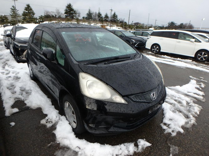 HONDA FIT 2010 год (доступен к заказу)